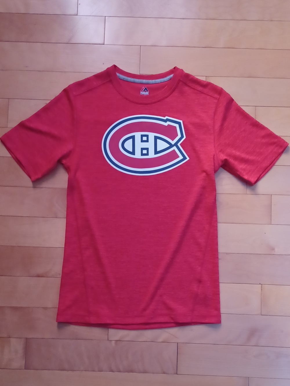Canadien Of Montreal 💪Majestic Red Shirt Short Sleeve Tee with Team Emblem